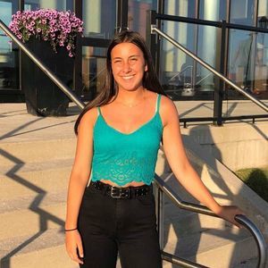 Meet your Posher, Janelle